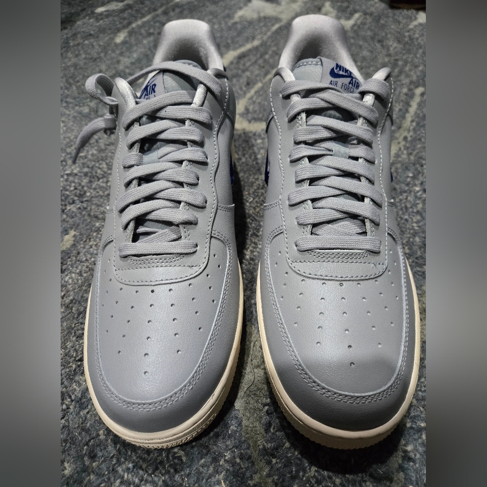 Men's Nike AIr Force 1 '07 LV8 Lthr Wolf Grey/ Deep Royal Blue - SIZE 10.5 - NEW